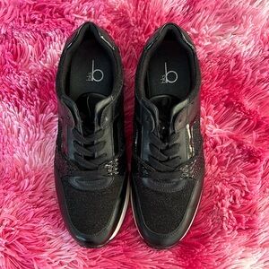 Bks British Knight Women’s Sneakers SZ: 39 NWOT